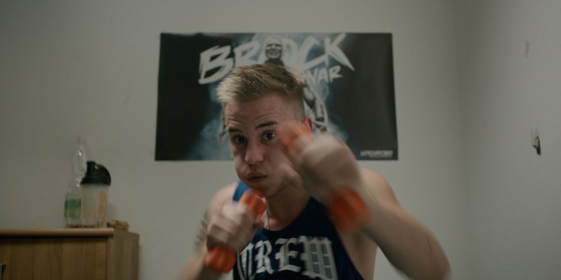 Alex lets off steam in Agonie